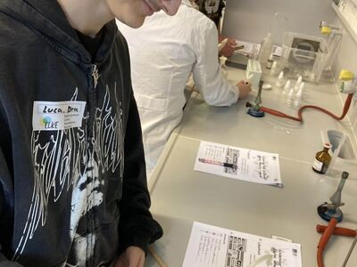 Die Chemie-Kurse der Gesamtschule Höhscheid im Schülerlabor
