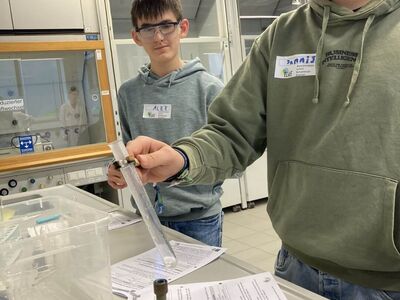 Die Chemie-Kurse der Gesamtschule Höhscheid im Schülerlabor