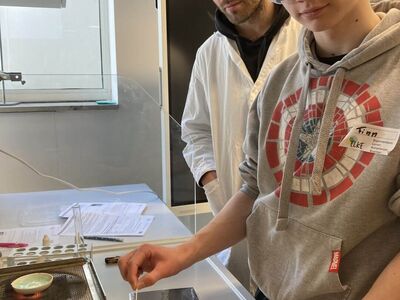Die Chemie-Kurse der Gesamtschule Höhscheid im Schülerlabor
