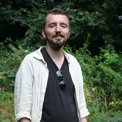 Herr Scheidtweiler unterrichtet E Herr Scheidtweiler