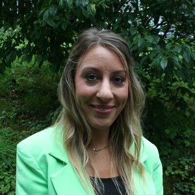 Frau Stöver unterrichtet E, Sp Frau Stöver