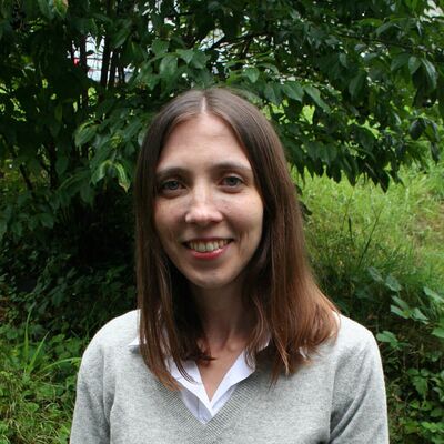 Frau Ryhzova unterrichtet Hw, Mu Frau Ryhzova