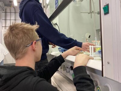 Die Chemie-Kurse der Gesamtschule Höhscheid im Schülerlabor