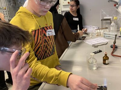 Die Chemie-Kurse der Gesamtschule Höhscheid im Schülerlabor